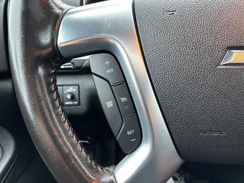 Used 2017 Chevrolet Traverse LT image 27