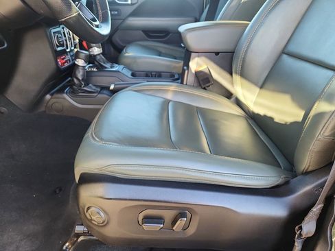 Used 2024 Jeep Gladiator Mojave image 9