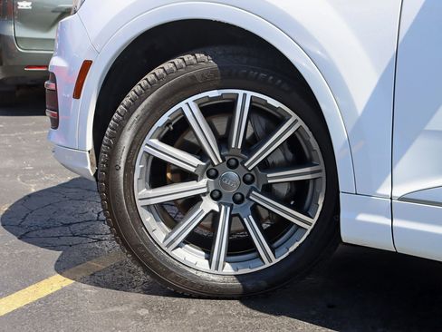 Used 2018 Audi Q7 3.0T Prestige w/ Prestige Package AWD/4WD image 15