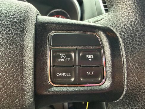 Used 2014 Dodge Avenger SE image 28