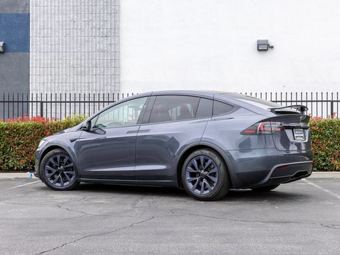 Used 2022 Tesla Model X AWD/4WD image 10