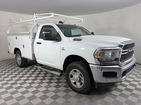 Used 2024 RAM 3500 Tradesman w/ Chrome Appearance Group AWD/4WD image 1