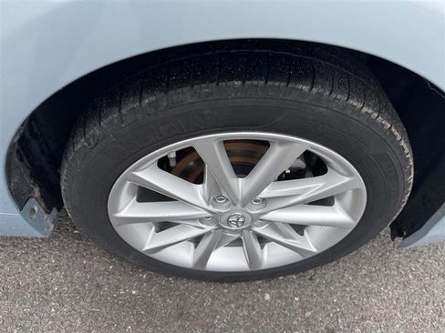 Used 2014 Toyota Prius V Five image 28