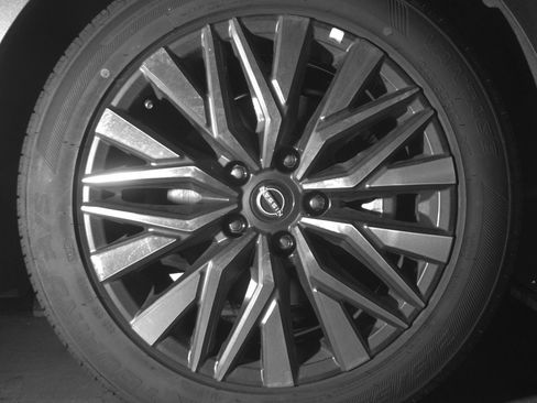 Used 2025 Nissan Altima 2.5 SV image 13