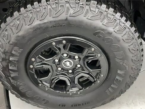 Used 2023 Ford Bronco Wildtrak image 30