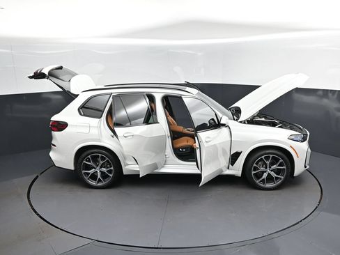 Certified 2026 BMW X5 xDrive40i w/ M Sport Package AWD/4WD image 50