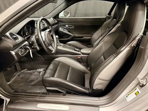 Used 2022 Porsche 718 Cayman image 11