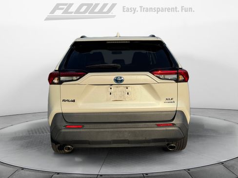 Used 2021 Toyota RAV4 XLE Premium AWD/4WD image 6