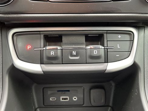 Used 2022 GMC Terrain SLT image 15