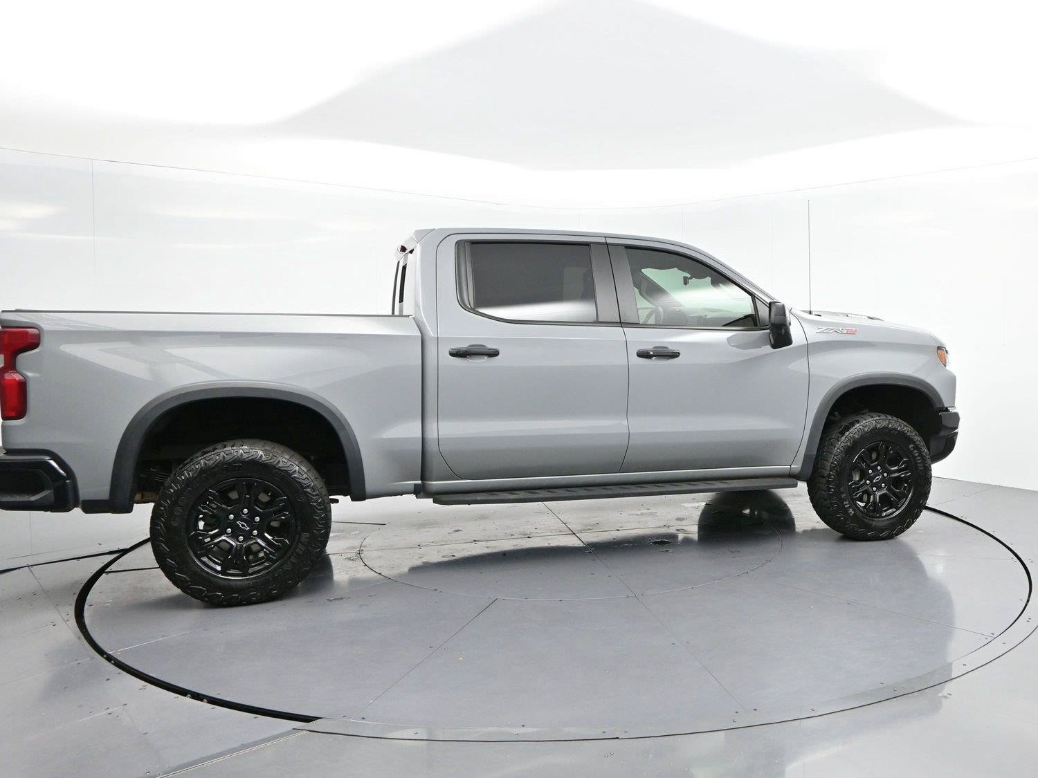 Used 2024 Chevrolet Silverado 1500 ZR2 w/ Technology Package AWD/4WD image 8