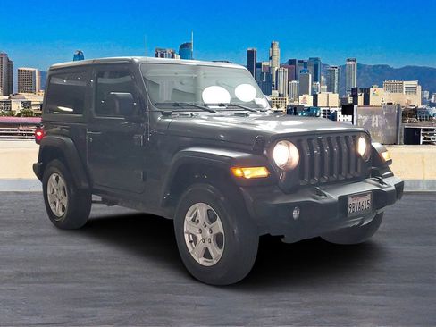 Used 2022 Jeep Wrangler Sport AWD/4WD image 3