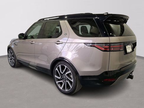 Certified 2025 Land Rover Discovery Dynamic SE image 3