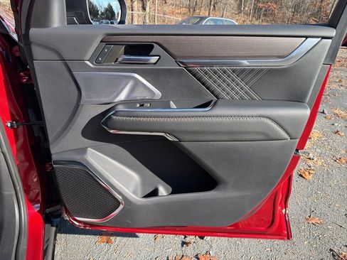 Used 2024 GMC Acadia Denali w/ Super Cruise Package image 10