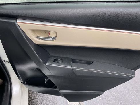 Used 2014 Toyota Corolla LE image 41