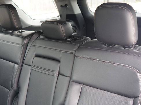Used 2021 Ford Explorer Limited w/ Equipment Group 301A RWD image 24