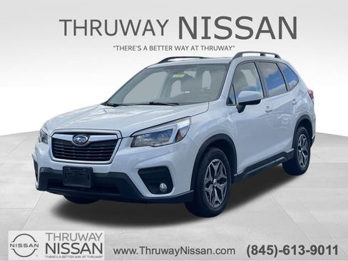 Used 2021 Subaru Forester Premium image 1