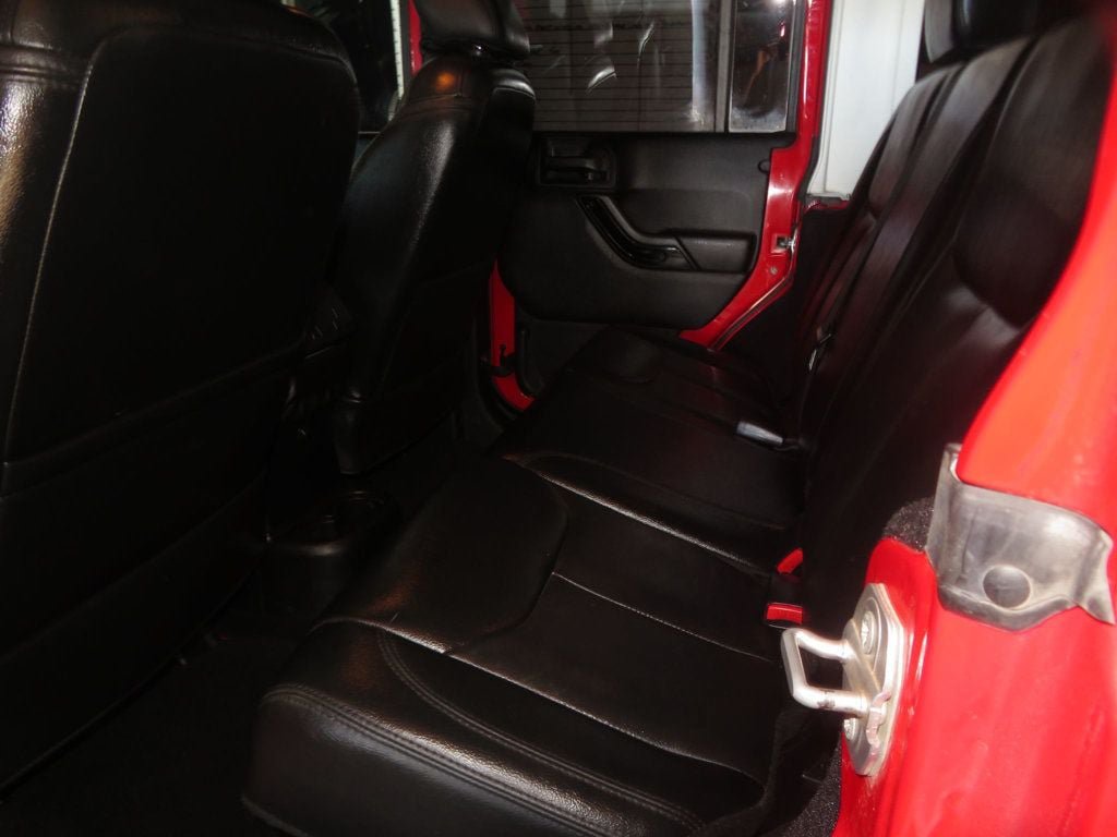 Used 2015 Jeep Wrangler Unlimited Sahara AWD/4WD image 23