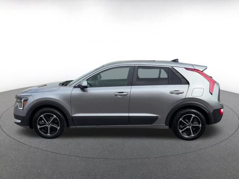 Used 2026 Kia Niro LX FWD image 9