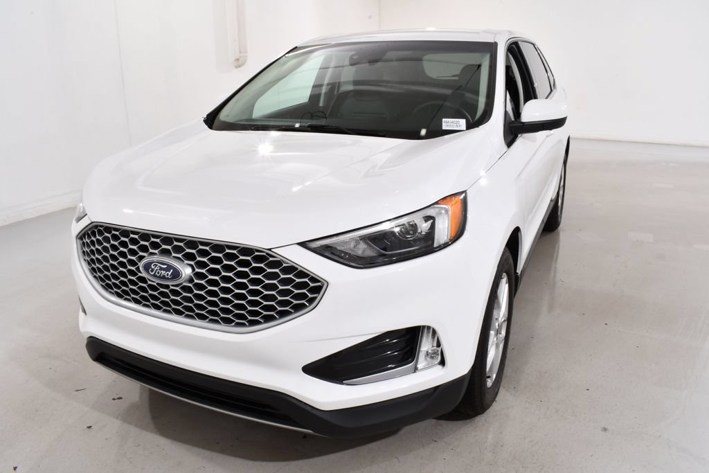 Used 2024 Ford Edge SEL w/ Convenience Package AWD/4WD image 2