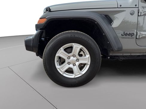 Used 2022 Jeep Wrangler Sport AWD/4WD image 9