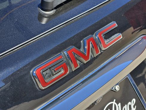 Used 2022 GMC Terrain SLE w/ Driver Convenience Package image 9