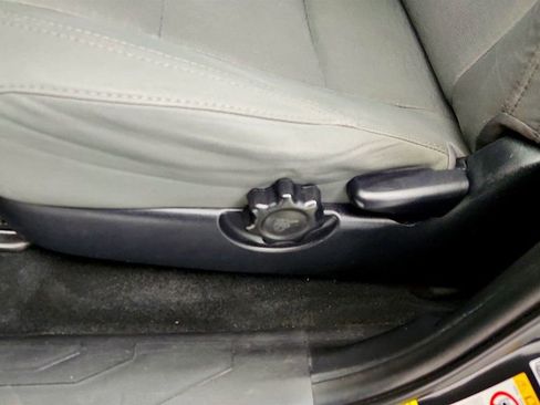 Used 2018 Toyota Tacoma SR5 image 11