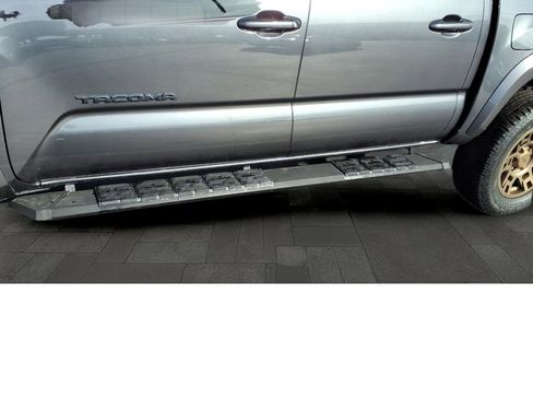 Used 2020 Toyota Tacoma SR5 image 12