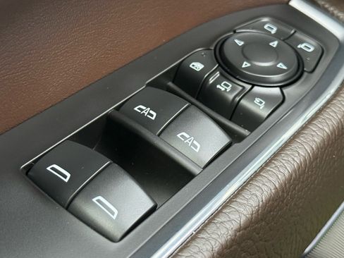 Used 2024 GMC Sierra 2500 Denali w/ Denali Reserve Package image 15