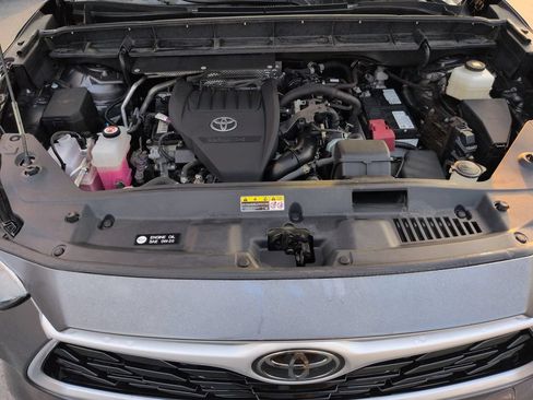 Certified 2023 Toyota Highlander XLE FWD image 22