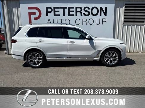 Used 2026 BMW X7 xDrive40i AWD/4WD image 3