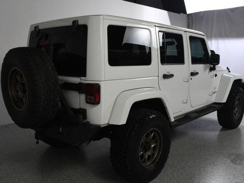 Used 2014 Jeep Wrangler Unlimited Sahara AWD/4WD image 8