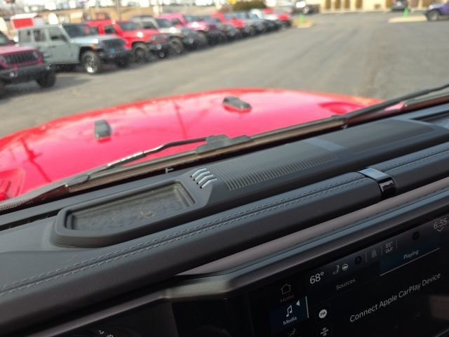 Used 2025 Jeep Wrangler Unlimited Sahara w/ Safety Group AWD/4WD image 26