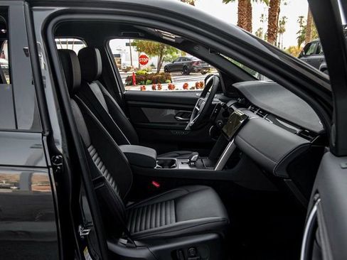 Used 2024 Land Rover Discovery Sport Dynamic SE image 27