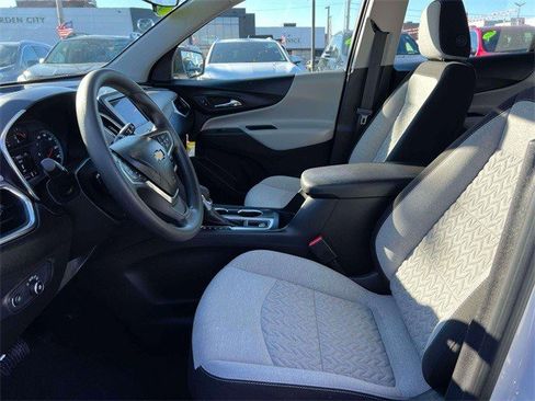 Certified 2023 Chevrolet Equinox LS w/ Driver Confidence II Package image 23