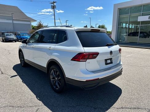 Certified 2023 Volkswagen Tiguan SE w/ Panoramic Sunroof Package AWD/4WD image 6