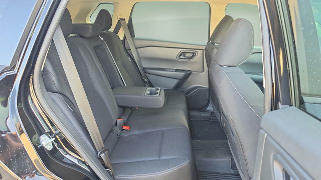 Used 2025 Nissan Rogue S AWD/4WD image 13
