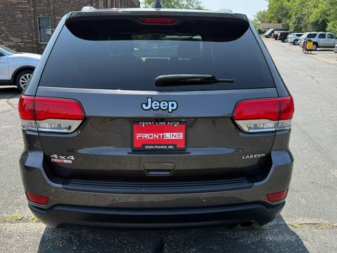 Used 2019 Jeep Grand Cherokee Laredo AWD/4WD image 9