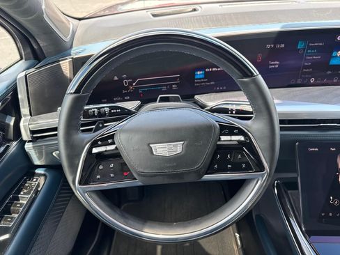Used 2025 Cadillac Escalade IQ Luxury 2 w/ LPO, Premium Carpet Package AWD/4WD image 8