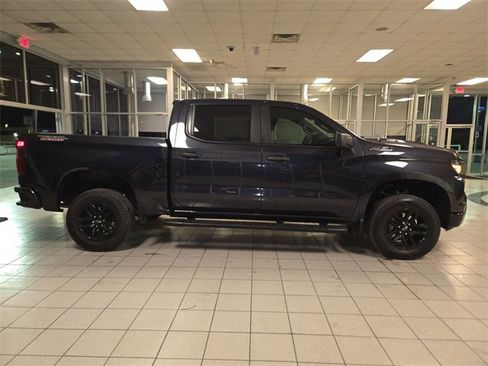 Used 2024 Chevrolet Silverado 1500 Custom Trail Boss w/ LPO, Dark Essentials Package image 9