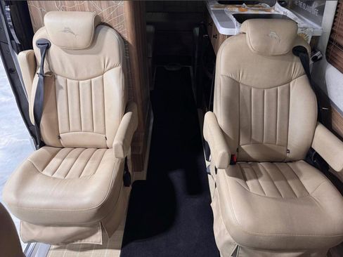 Used 2022 Mercedes-Benz Sprinter 3500 image 11
