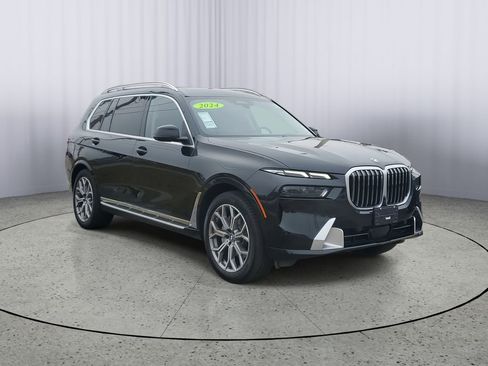 Used 2024 BMW X7 xDrive40i image 2
