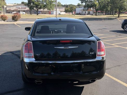 Used 2014 Chrysler 300 AWD image 8