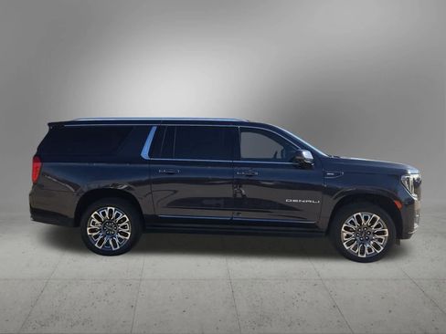 Used 2023 GMC Yukon XL Denali Ultimate image 7