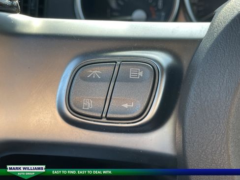 Used 2003 Chevrolet SSR w/ Preferred Equipment Group image 15