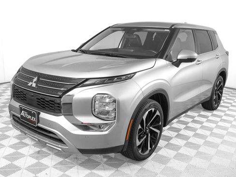 Used 2023 Mitsubishi Outlander SE FWD image 8