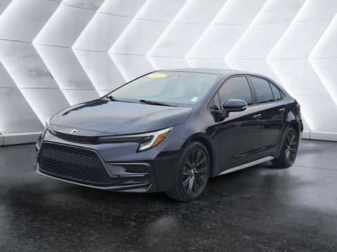 Used 2023 Toyota Corolla XSE image 6