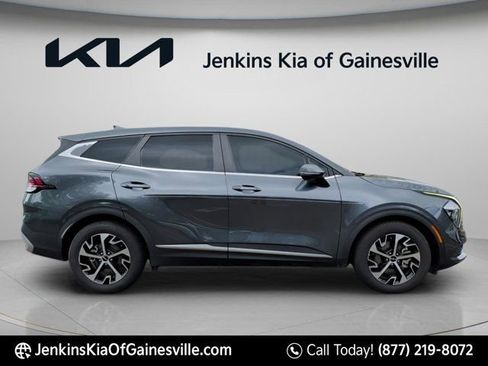 Used 2023 Kia Sportage EX FWD image 2