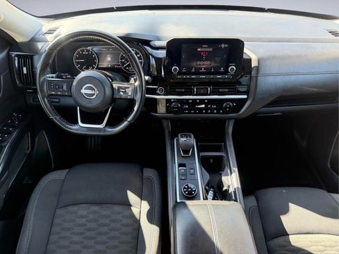 Used 2022 Nissan Pathfinder SV AWD/4WD image 18