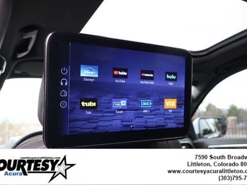 Used 2025 Chevrolet Tahoe High Country AWD/4WD image 27