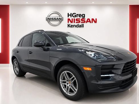 Used 2020 Porsche Macan AWD/4WD image 3